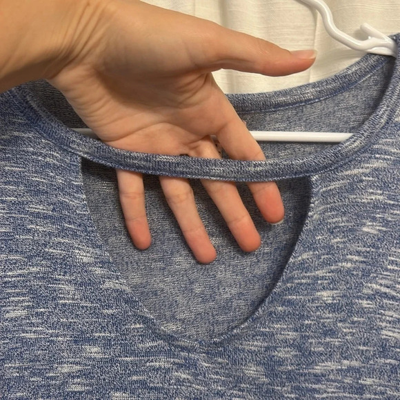 Juicy Couture Blue Keyhole Short Sleeve‎ Top Size Medium - Picture 4 of 8